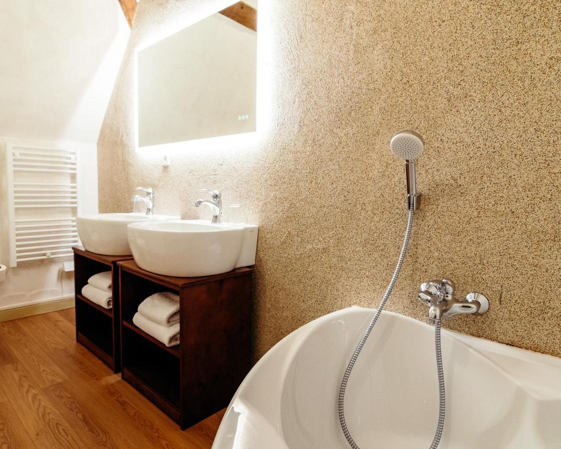 Hotel Domaine Des Lumieres Aisonville-et-Bernoville Zewnętrze zdjęcie